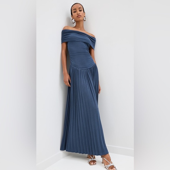 Lioness Dresses & Skirts - NWT ✨ LIONESS ‘Field of Dreams’ Navy Maxi Off Shoulder Pleated Dress Sz Small